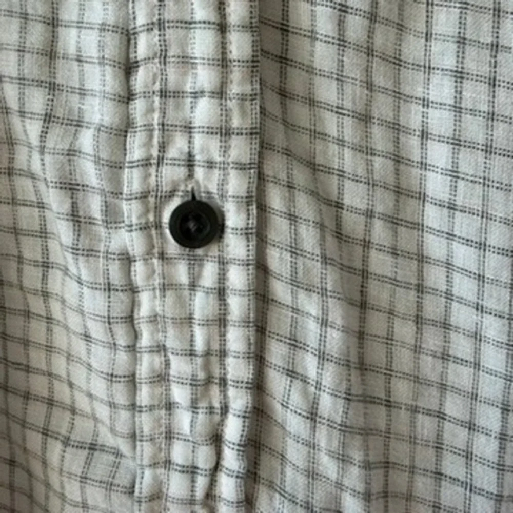Banana Republic Button Down Shirt Men XL White Grey Windowpane Plaid Long Sleeve